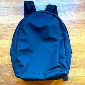 Away Daypack Backpack Small